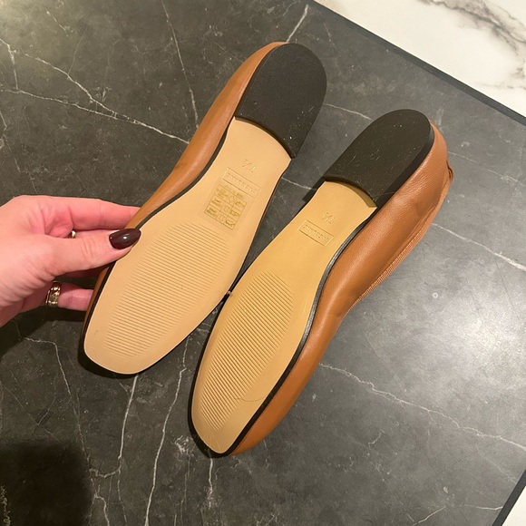 EVERLANE The Italian Leather Day Ballet Flat
NWOB size 7.5 - Picture 5 of 9